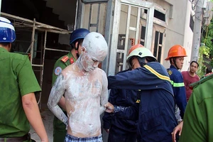 ​1 thanh niên ngáo đá, định tự tử trên tầng 3