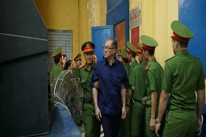 Vụ Phạm Công Danh: Hai bị cáo từ chối luật sư tại tòa