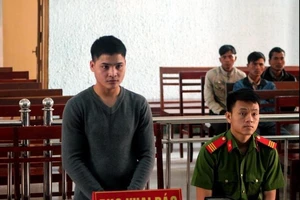 Bị cha mắng, nghịch tử đánh chết cha