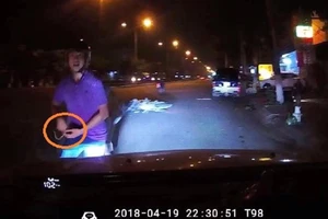 Bị mất dây chuyền vàng 70 triệu đồng trong lúc xô xát?