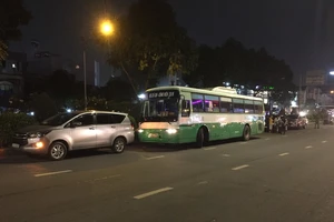 Tai nạn liên hoàn 3 ô tô và 1 xe buýt