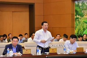 Giảm chi cho khánh tiết, hội thảo, lễ hội và xe công