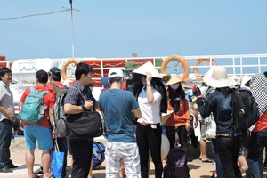 Ngư dân Lý Sơn khai biển ngư trường Hoàng Sa, Trường Sa