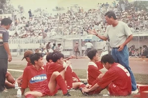 Bóng đá TP.HCM 'nợ' Nguyễn Kim Hằng nhiều lắm!