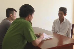 Mâu thuẫn, dùng dao đâm trọng thương bạn nhậu rồi bỏ trốn