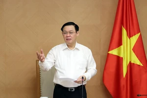 Phó Thủ tướng: Giám sát nợ nước ngoài của từng DN