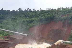 Khắc phục sự cố kẹt van ở Thủy điện Đắk Kar