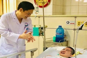 Nụ cười và điều kỳ diệu ngày thứ sáu ở Bệnh viện Hòa Bình