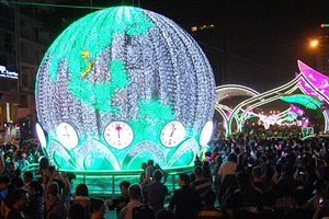 Thế giới và Việt Nam tưng bừng đón 2014