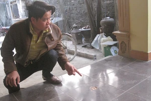 12 bị can gây rối, ném mìn vào đám hỏi bị khởi tố