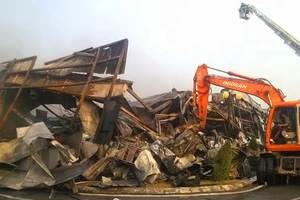 Cháy lớn thiêu rụi xưởng sản xuất phụ kiện Samsung