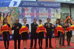 Khai trương trung tâm báo chí Festival Huế 2014