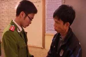 Bắt nghi phạm xiết cổ bà chủ nhà nghỉ đến chết