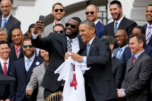 Nhà Trắng phản đối Samsung dùng ảnh có Obama để quảng cáo