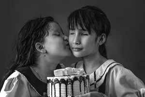 Xúc động ngắm những thước ảnh “vượt qua bóng tối”