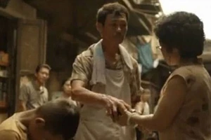 Rơi nước mắt với clip quảng cáo “cho đi và nhận lại”