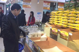 Siết xe quá tải, xăng tăng giá… hàng hóa đua nhau tăng giá kép