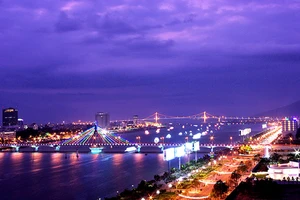 Đà Nẵng cho tăng giá dịch vụ du lịch tới 1,5 lần để "đánh" thuế