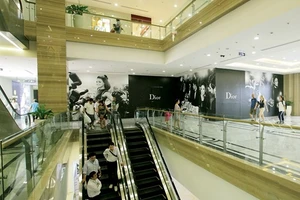 Hàng hiệu phớt lờ suy thoái