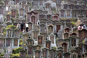 Tỉ phú cũng bí chỗ chôn