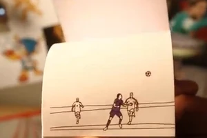 Tái hiện 3 bàn thắng kinh điển World Cup 2014 bằng nghệ thuật lật sách