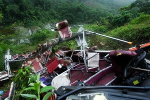 Toàn cảnh vụ tai nạn ở Lào cai làm 12 người thiệt mạng