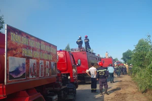 Hơn 800 người khống chế đám cháy rừng gần sân bay Đà Nẵng