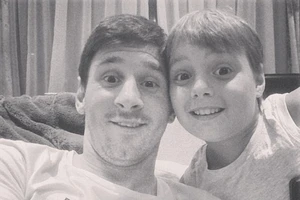 Cháu trai Messi bắt đầu sự nghiệp chơi bóng ở Barca