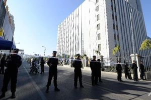 Trung Quốc ‘chống bạo động’ tại Tân Cương, 40 người chết