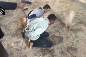 Rợn tóc gáy những tội ác của phiến quân IS