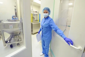 Nga bắt đầu sản xuất vắc xin phòng chống Ebola