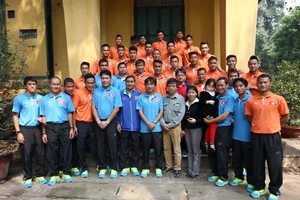 Tuyển Việt Nam thăm nhà Tướng Giáp