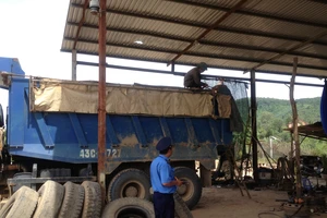Kiến nghị Cục Đăng kiểm Việt Nam vào cuộc dẹp xe tải cơi nới