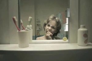 Cuộc đời người phản chiếu qua tấm gương