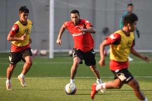 CLB Singapore trả 1 tỉ đồng/tháng cho cựu sao Arsenal 