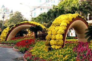 'Bỏ túi' 27 điểm giữ xe tết quanh đường hoa, đường sách