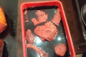 Phát hiện gần 2 tấn thịt heo tẩm hóa chất để thành thịt bò