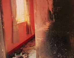 Mâu thuẫn nhỏ, tẩm xăng đốt nhà hàng xóm