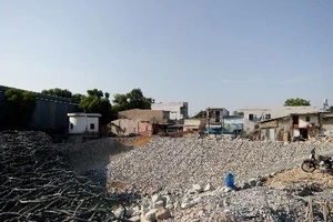 Nhiều nhà bị nứt do ảnh hưởng dự án Ba Bò 