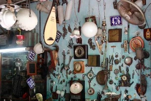 Phố đồ cổ Sài Gòn: Nàng “Kiều” duyên dáng giữa chốn đô thành