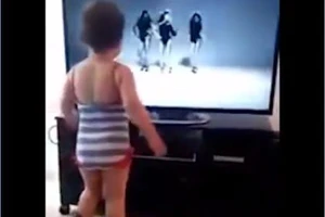 Chịu không nổi với bé gái bắt chước điệu nhảy Beyonce