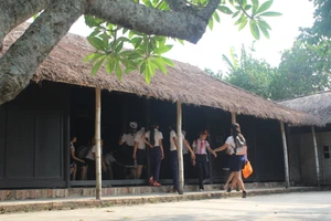 Thăm căn nhà ghi dấu tuổi thơ Bác Hồ