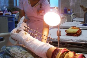 Thưởng đột xuất trạm vệ tinh cấp cứu 115 BV Đa khoa Xuyên Á