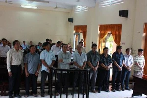 10 cán bộ hải quan Kiên Giang lãnh án cao nhất 6 năm tù