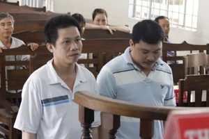 Trộm mủ cao su, cùng nhau lãnh án