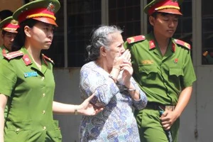 Bà cụ 73 tuổi vận chuyển ma túy trị giá 10 tỉ đồng