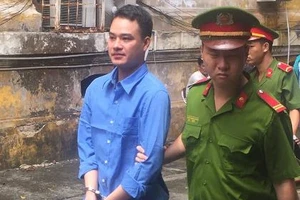 Giám đốc buôn lậu hàng Trung Quốc lãnh án