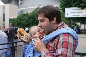 15 lý do trẻ con không nên ở một mình với bố 