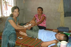 Xót thương người đàn ông không có tiền phẫu thuật