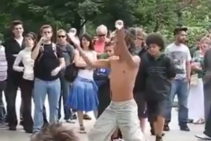 Trố mắt với màn trình diễn đường phố cực đẹp